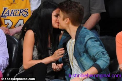 http://asian-sex.blogspot.com/2013/04/asian-sex-foto-ciuman-justin-bieber-dan.html