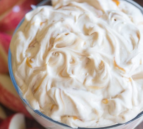 WHIPPED CARAMEL APPLE DIP #desserts #cream