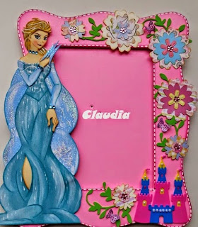 http://goma-eva.com/moldes-princesa-elsa-de-frozen/