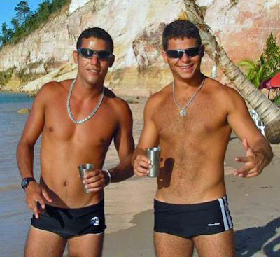 swimpixx blog for sexy speedos, free pics of speedo men, hot men in speedos and swimwear. Brazilian homens nos sungas abraco sunga