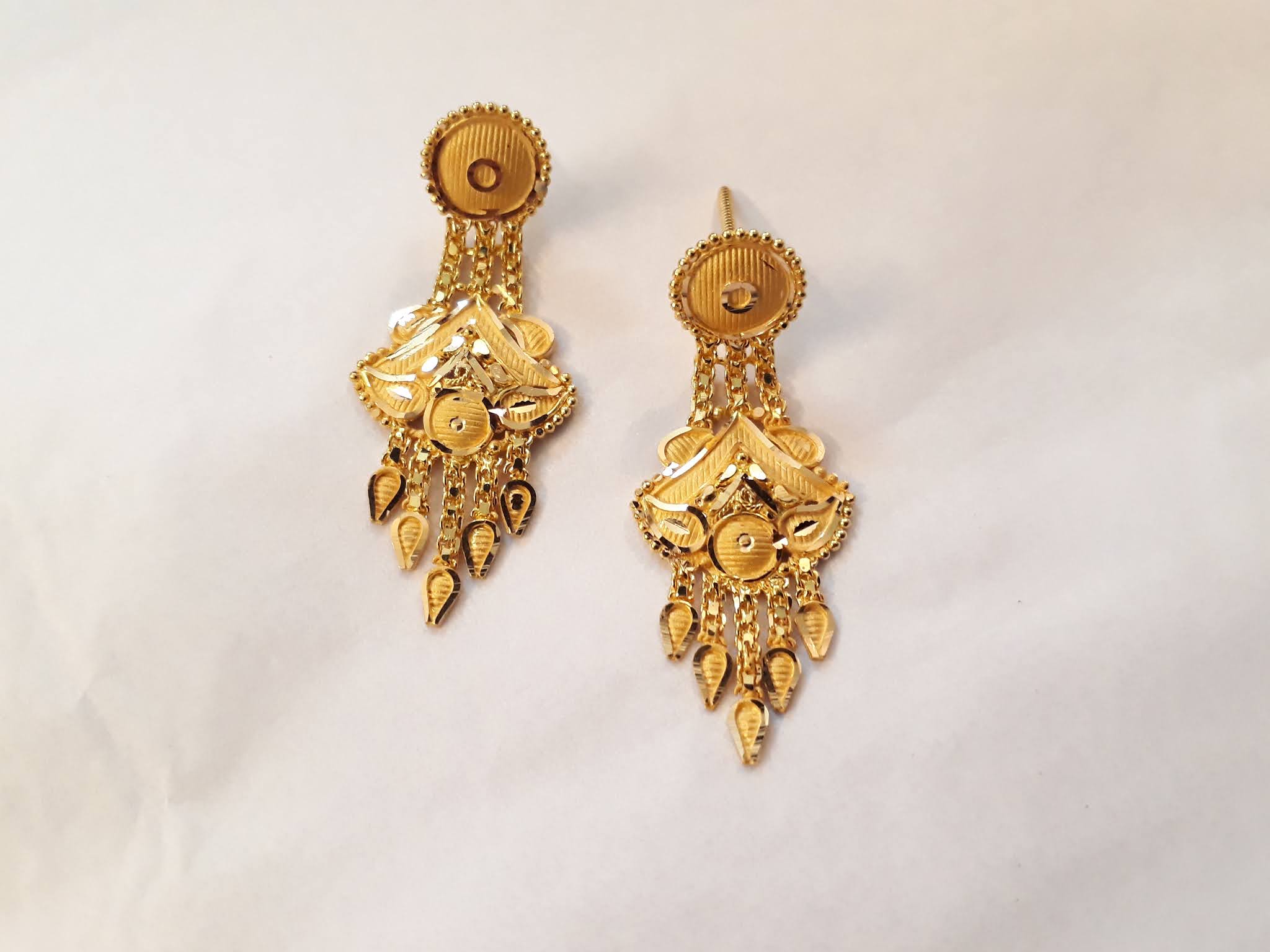 Gold Earrings designs,gold hoop earrings,gold drop long earrings,gold pinjada jhumka designs,gold chandbali earrings,gold Ear studs designs,Party wear earrings,Daily Wear gold earrings,fancy earrings designs,Latest new modles gold earrings,gold earrings huge designs,bridal gold earrings,gold studs designs,light weight gold earings designs,latest gold earings,daily wear gold stud designs,gold ear studs designs,Bridal Gold Long Earring Designs,latest ear studs