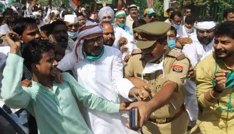 किसान बिल के विरोध में विधानसभा का घेराव करने जा रहे अजय सिंह लल्लू सहित दर्जनों कांग्रेसी गिरफ्तार