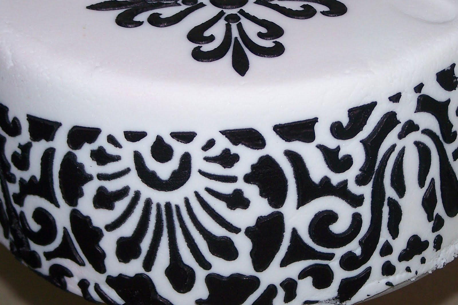damask wedding cake