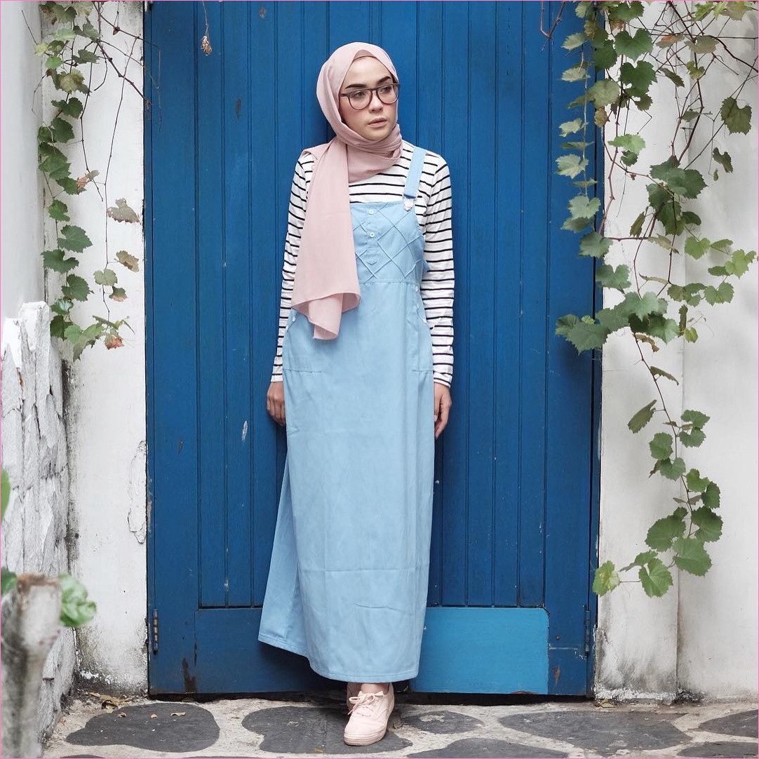 Outfit Baju Jumpsuit Berhijab Ala Selebgram 2018