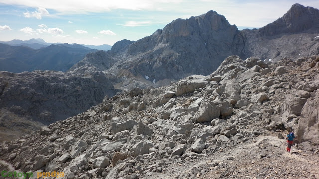 Ruta a Peña Vieja desde la Estación del Cable en Fuente Dé, en Picos de Europa.