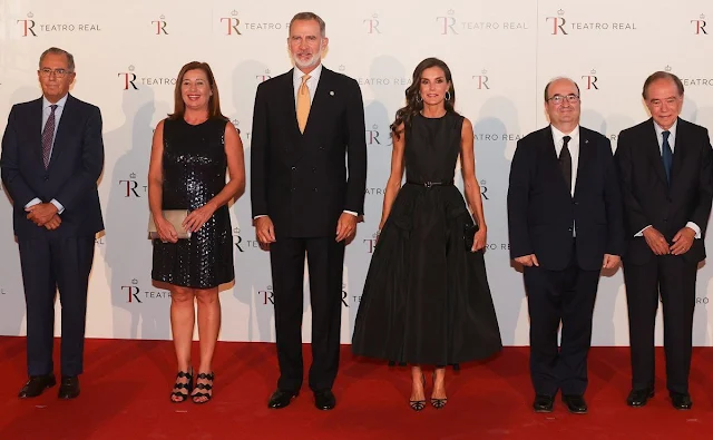 The 2nd Skin Co spring summer 2022 collection. Queen Letizia wore a black dress by The 2nd Skin Co. Dior bracelet