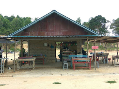 Kantin di Pantai Air Nanti Barelang