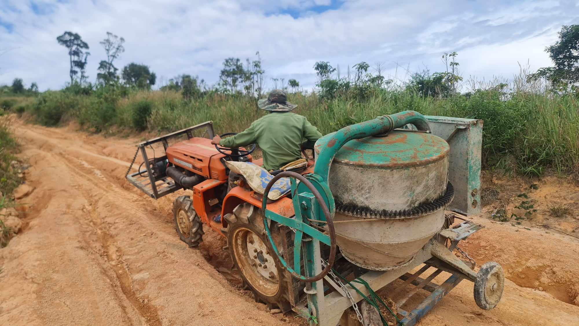 cối trộn bê tông