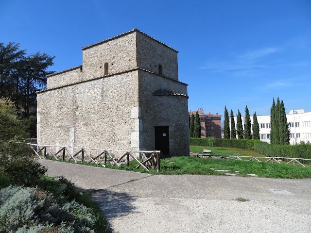 Sant'Ilario a Port'Aurea Benevento - Going for a Walk