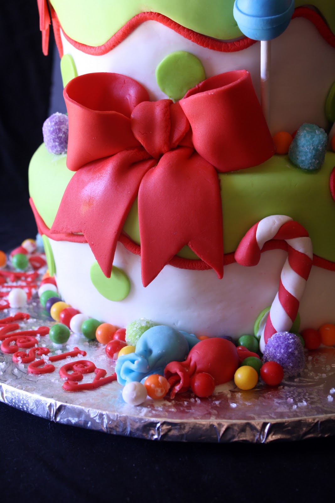 Rose Bakes... A Holly Jolly {Christmas} Birthday Cake - Rose Atwater