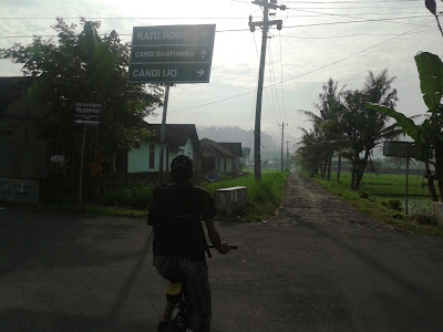 Papan petunjuk arah lokasi candi