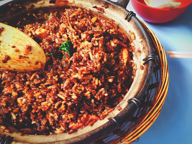 Chicken Claypot Rice at Yuan Fa Claypot Rice Chinatown