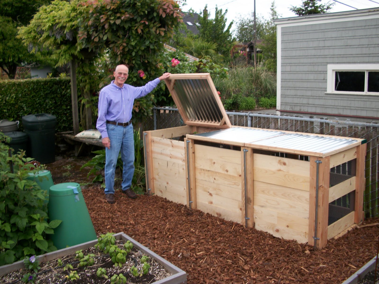 The Virtual World: New compost bins, virtual garden tour