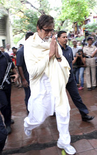 Bollywood Celbs attend the Pran's Last Journey