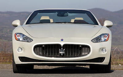 2011 Maserati Granturismo Convertible Front View