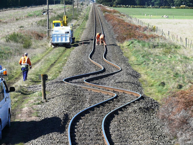 World wide Railroad and Railway Track new and Old picture | nice photo | Old Photo | PhotoGrapher Railway track photo | Railway track | railroad | totally Cool pix | best Photographer | big picture | wallpaper | Track wallpaper | beautiful railway track