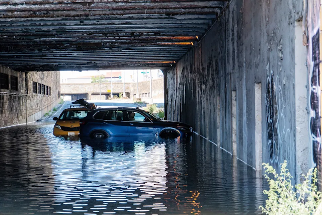 Autos abandonados para salvar la vida: otra cara de las lluvias trágicas que azotaron Nueva York