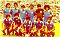 Selección de EL SALVADOR - Temporada 1980-81 - Jaime Rodríguez, Fagoaga, Castillo, Mandingo Rivas, Guayo Hernández, Quinteros; Ever Hernández, Mágico González. Pelé Zapata, Huezo y Recinos - EL SALVADOR 4 (Mágico González 3 y Mandingo Rivas), PANAMÁ 1 (Montillo) - 05/10/1980 - Mundial de España 1982, fase de clasificación, grupo centroamericano - San Salvador (El Salvador), estadio Cuscatlán