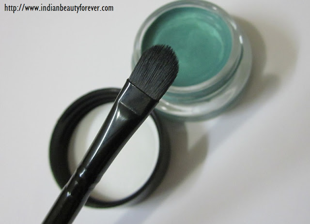 Maybelline color tatoo edgy emerald