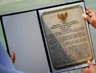 Banyak Yang Keliru, Ternyata Begini Cara Membaca Teks Pembukaan UUD 1945 Yang Benar Saat Upacara