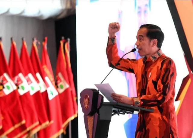 Sebut Jokowi Piawai, Arief Poyuono: Sepuluh Tahun Kurang, Maju Lagi!