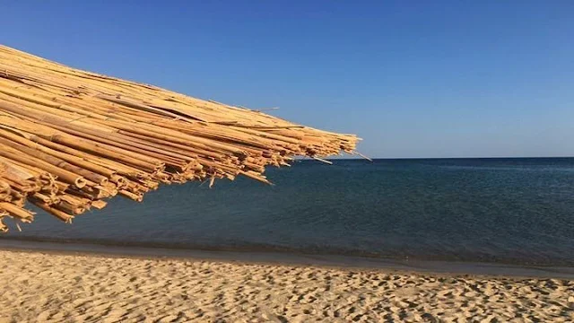 Μέσα Μαΐου θα λειτουργήσουν οι παραλίες και τα beach bars