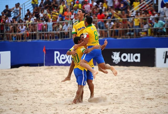  Brasil goleia a Argentina e leva 10º título invicto da Copa América de Futebol de areia