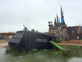 Green Pear Diaries, arte, Banksy, Dismaland, parque temático, Reino Unido