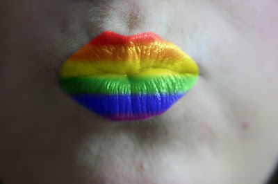 rainbow lipstick pic