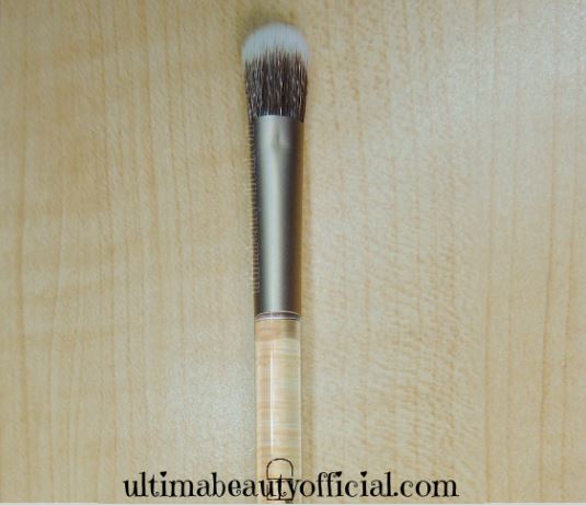 Close up of right end of the Dual ended eyeshadow brush from the Urban Decay Naked Wild West Palette