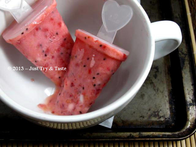 Kiwi - Strawberry Yogurt Popsicle - Es Lolipop Kiwi, Yogurt &amp; Stroberi