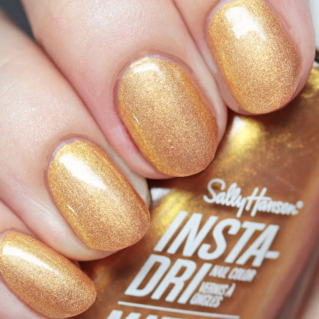 Sally Hansen Insta-Dri Matte 018 Gold Rush with top coat