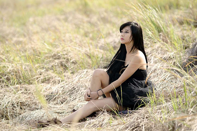 Kim Ha Yul - Black Dress Outdoor
