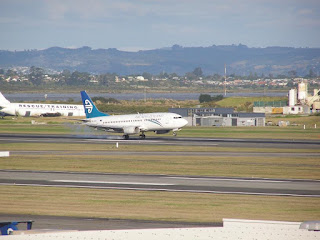 Air New Zealand B737 at Auckland International Airport