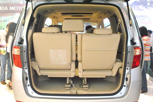 2011 Toyota Alphard Luxury MPV Rear View Toyota Alphard Luxury MPV Rear View