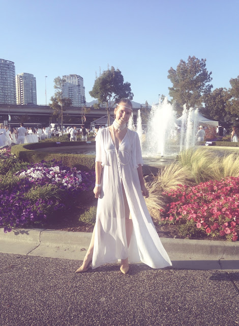 Diner en Blanc Vancouver 2016 at the Concord Pacific