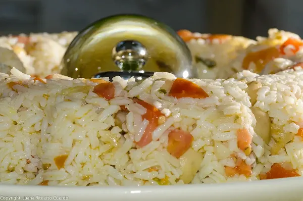 Corona de ensalada de arroz