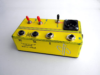 3-way splitter, isolated, with balanced XLR out