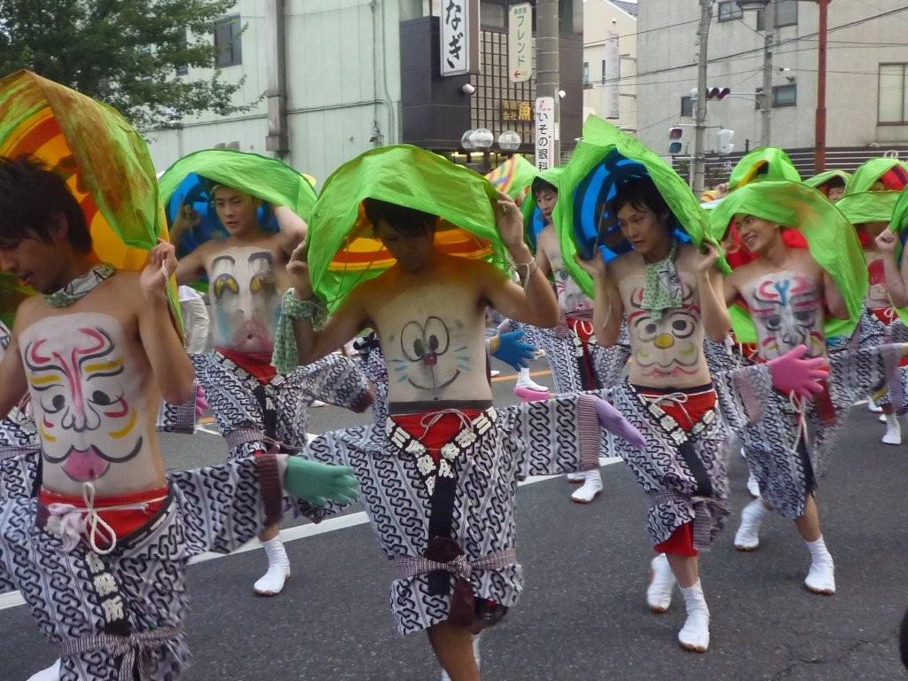 アケクレ 日本のまんなか って本当 渋川へそ祭り