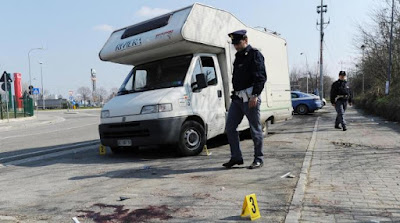 Pescara, coppia di scambisti aggredita in camper.