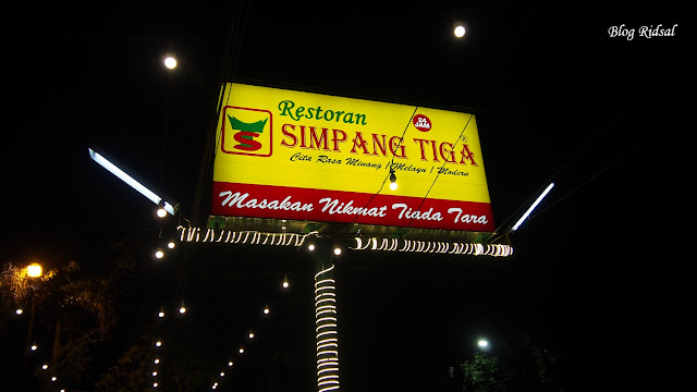 Restoran Simpang 3: Cita Rasa Minang, Melayu dan Modern - Neon Box