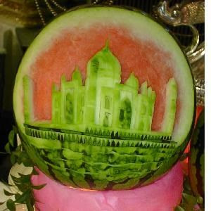 Watermelon carving art - seen at unik4u.blogspot.com