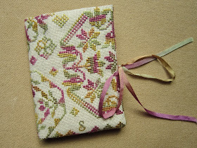 accesorios costura, bordado, punto cruz, broderie, stitching, point croix, cross stitch, funda tijeras, carterita agujas