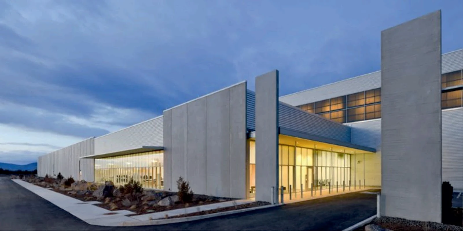 219 Se Knowledge St, Prineville, Oregon 97754, Stati Uniti d&#39;America: Facebook Data Center by Sheehan Partners