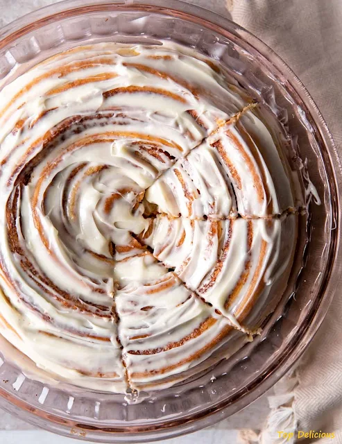 CINNABON CINNAMON ROLL CAKE