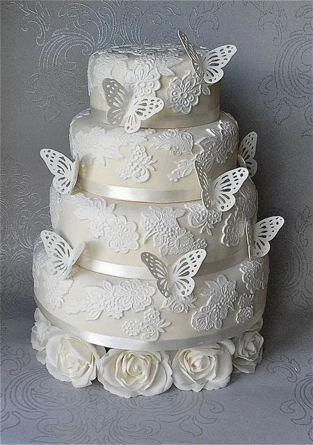 Bodas: pastel con flores y mariposas. Tartas Originales. 