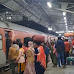 झांसी में ट्रेन पर पत्थरबाजी: बेलाताल स्टेशन पर उपद्रवियों ने किया हमला, AC कोच की खिड़की का शीशा टूटा