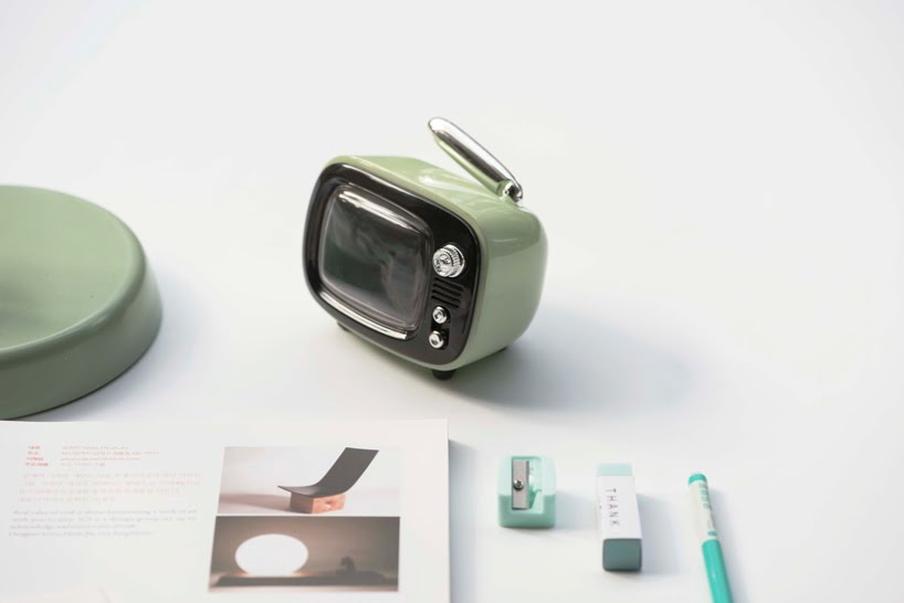 Un altavoz con diseño retro y nuevas funcionalidades