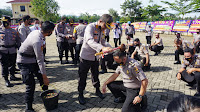 Kapolres AKBP Vero Aria Radmantyo Pimpin Upacara Kenaikan Pangkat 70 Personil Polres Pesawaran