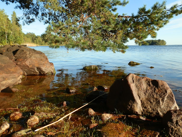 Hiittenkari, järvenranta